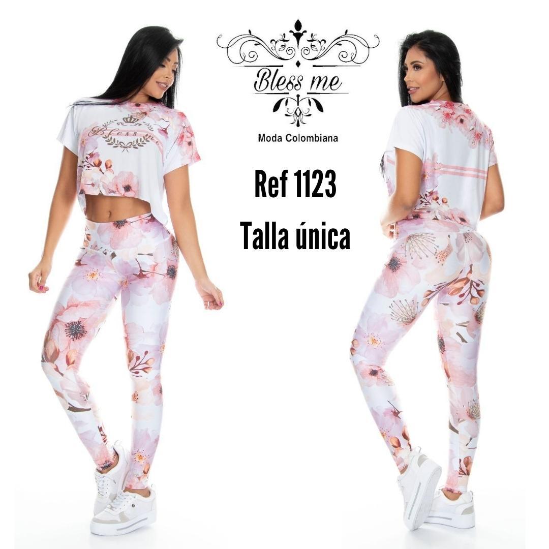 Conjunto Deportivo Colombiano decorado flores